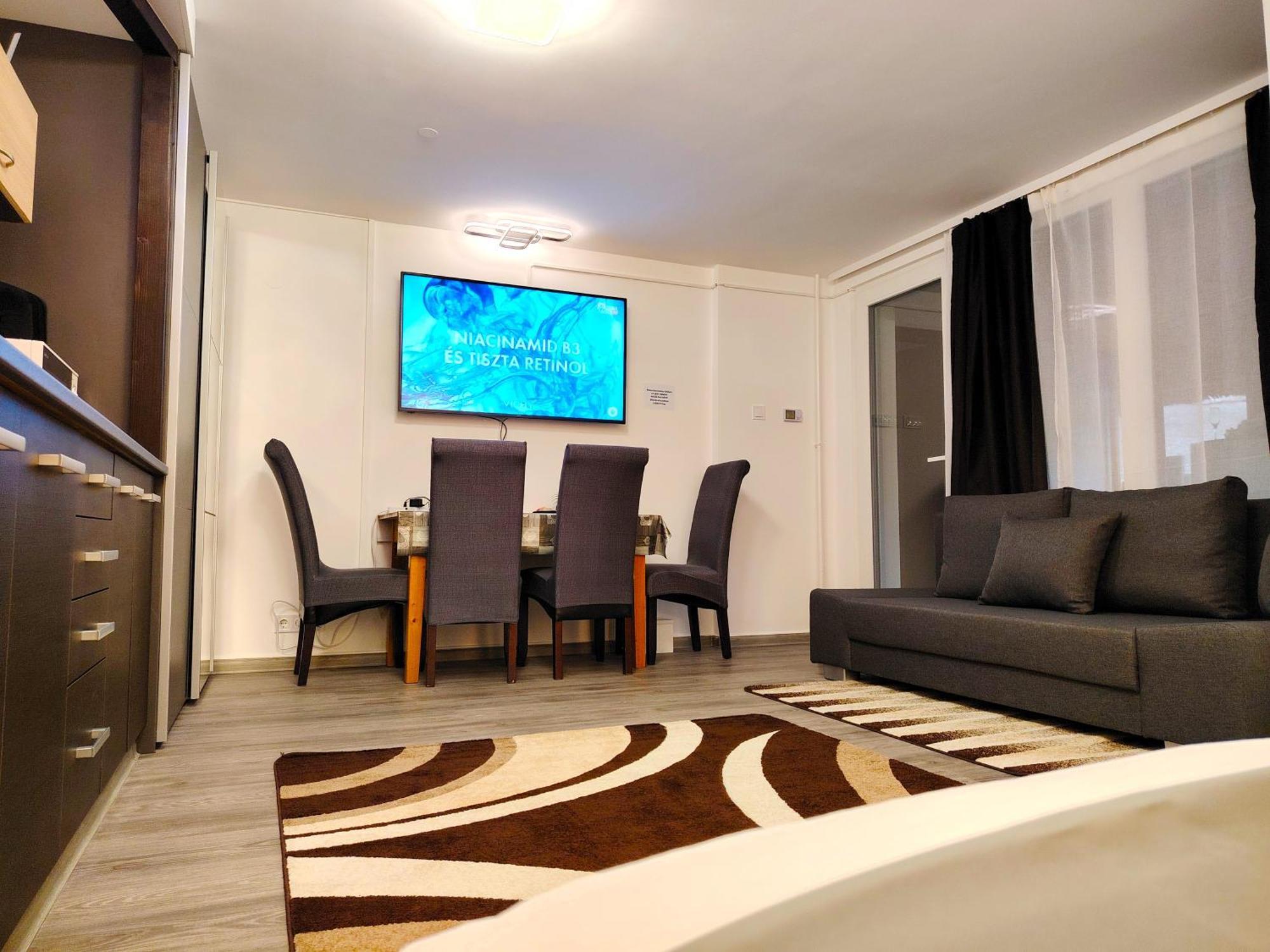 Nyuszis Apartman Kiskunmajsa Buitenkant foto