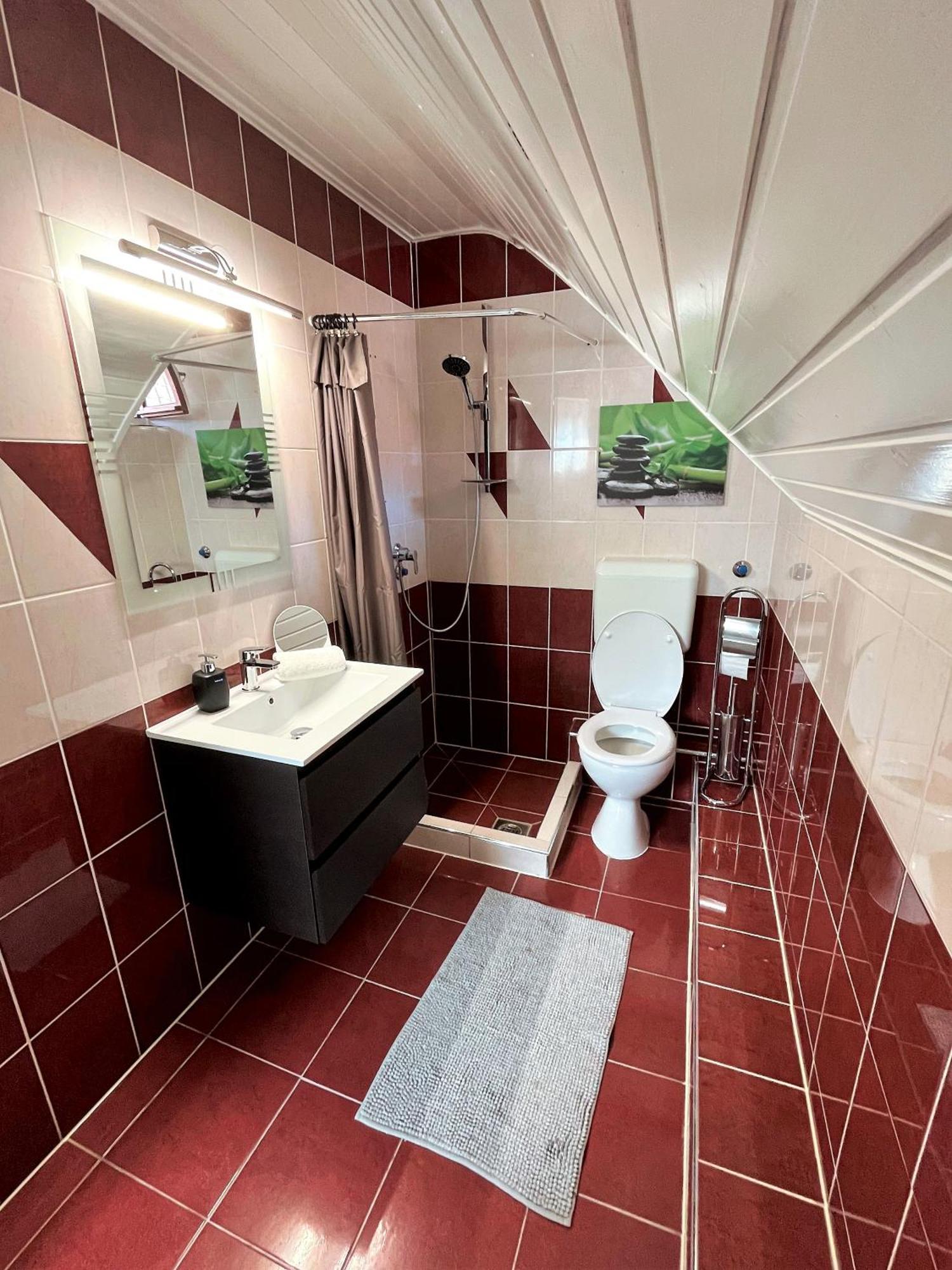 Nyuszis Apartman Kiskunmajsa Buitenkant foto
