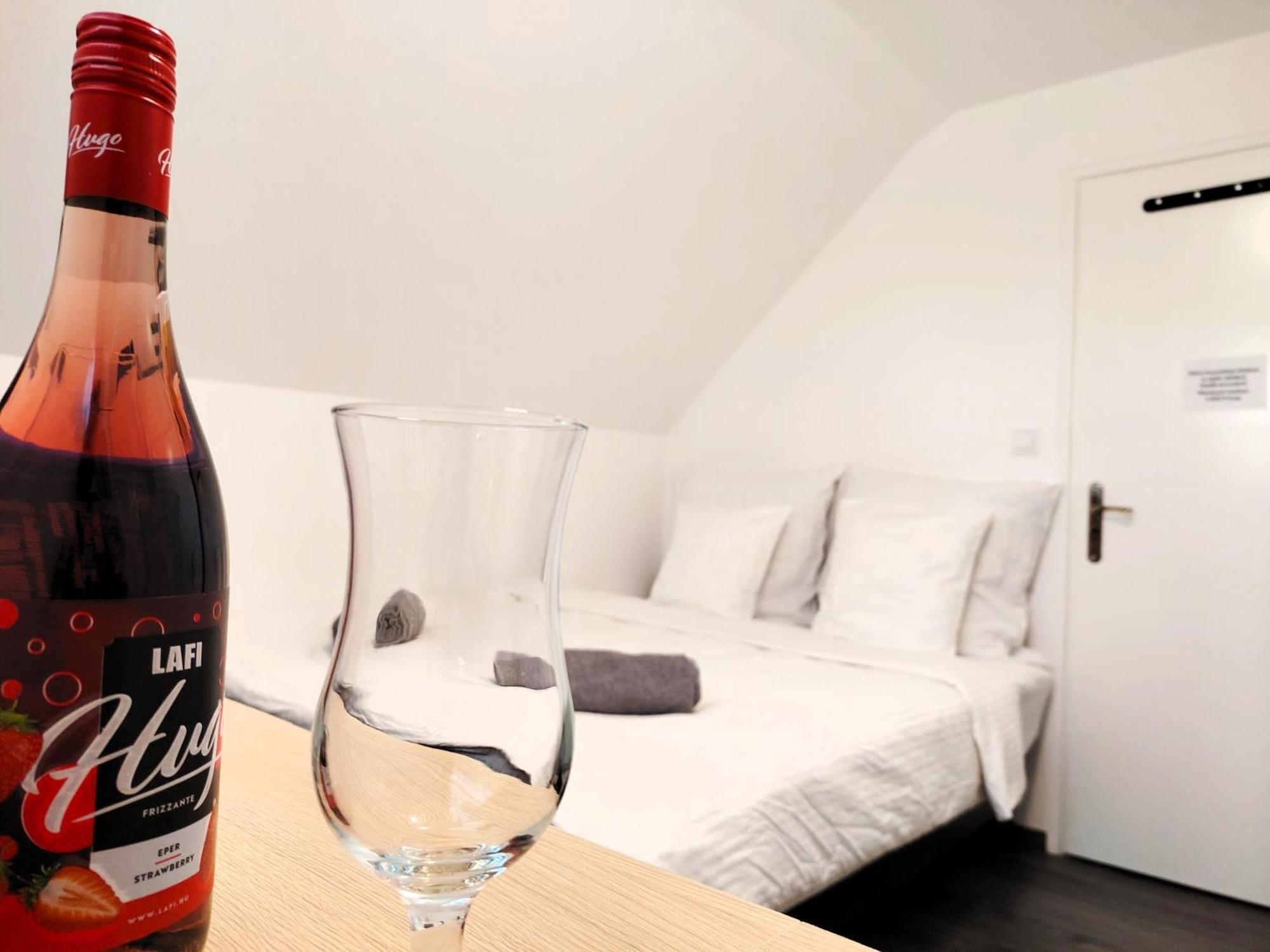 Nyuszis Apartman Kiskunmajsa Buitenkant foto